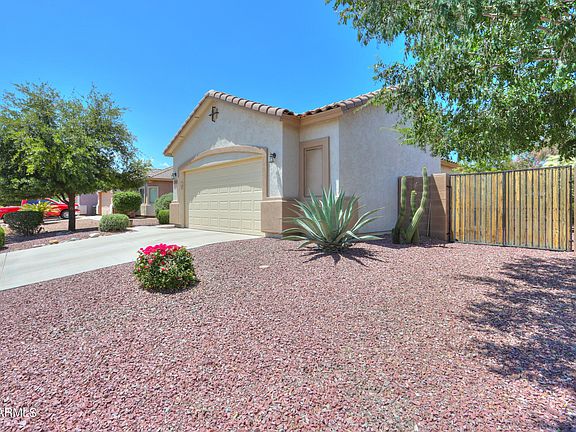 3rd image of 1780 E DESERT BREEZE Place