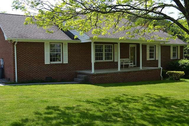 1st image of 132 Lookout Ln