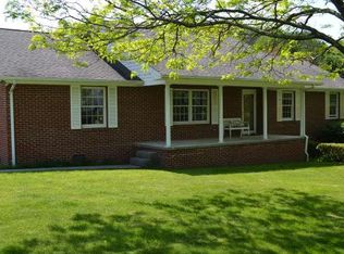 132 Lookout Ln, Lewisburg, WV 24901