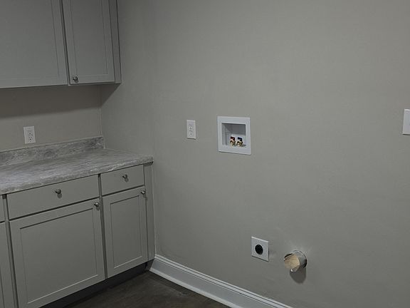 4th image of 410 Davis St #B