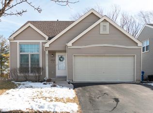 653 Green Meadow Ln, Geneva, IL 60134