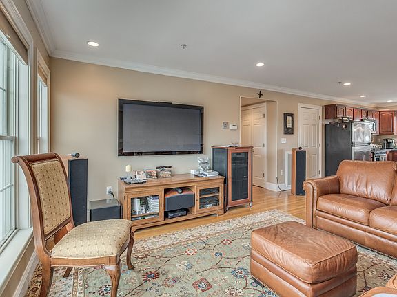 4th image of 50 B St APT 7
