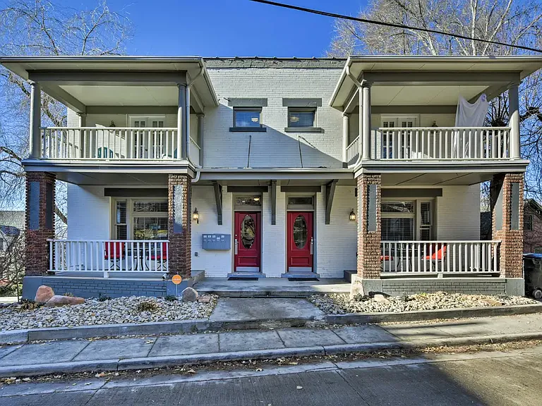 301 N Almond St — Photo 2