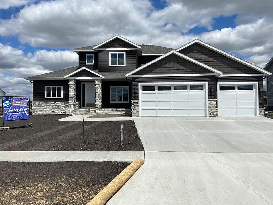 1st image of 2403 McLeod Dr E