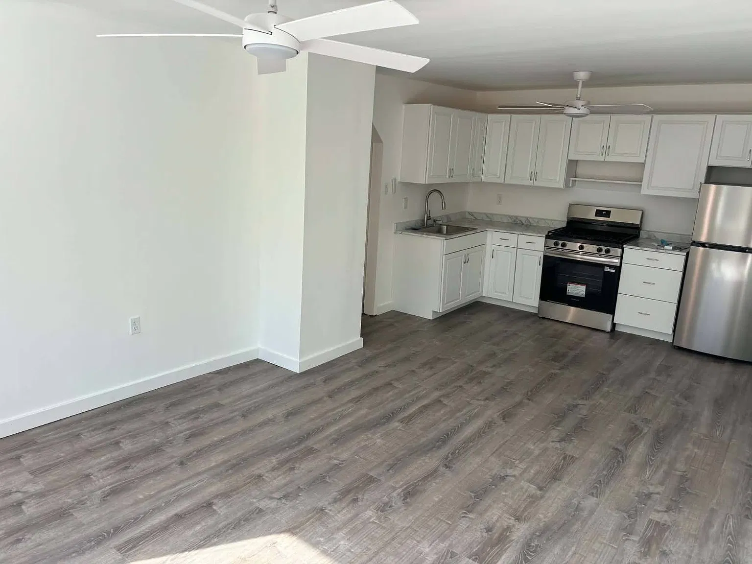 2 bed, 1.0 bath, $1,500 — Photo 2