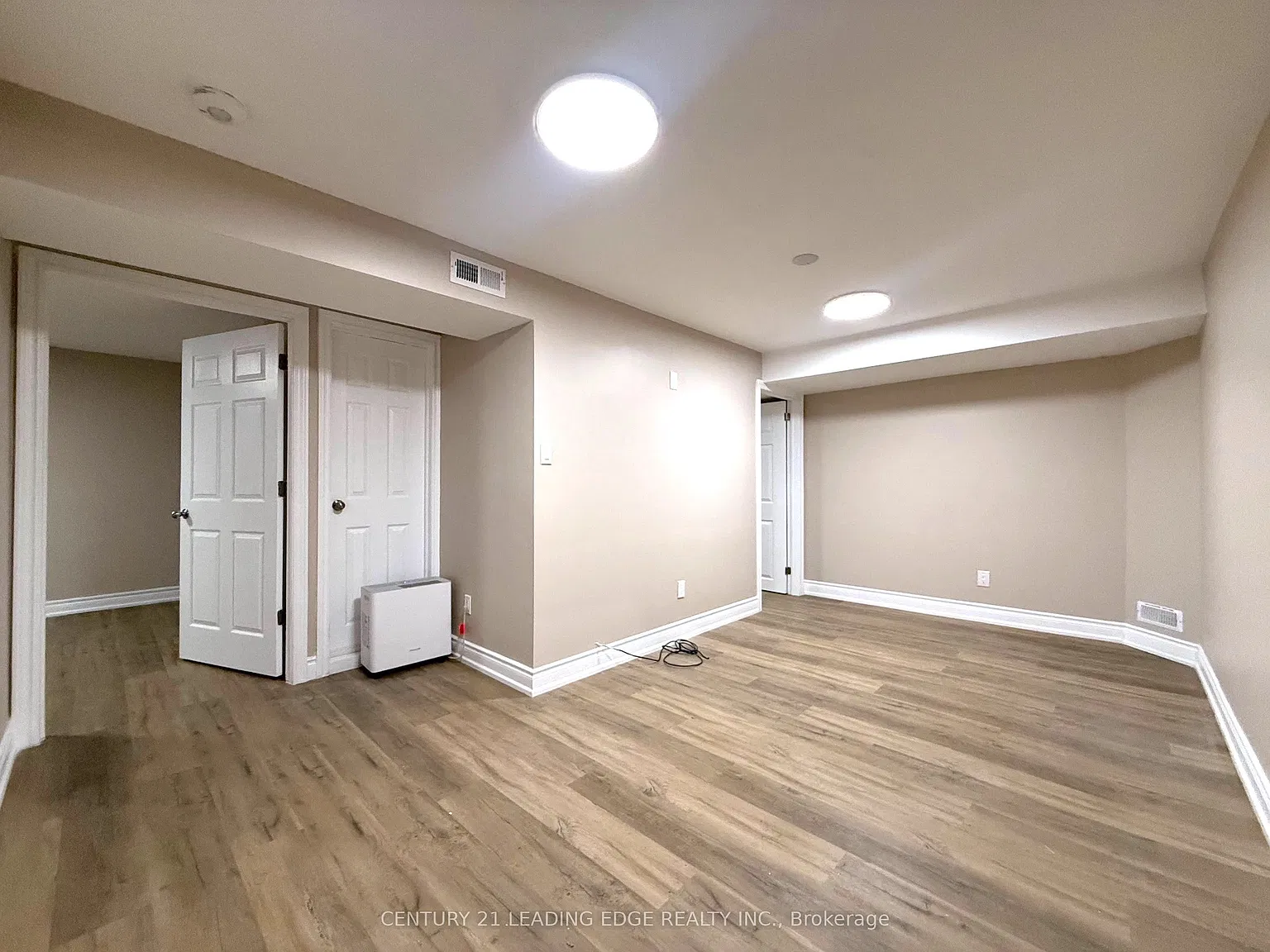 3 bed, $2,200 — Photo 3