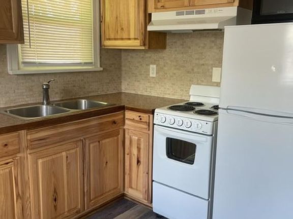 2nd image of 1006 Pennsylvania Ave APT 1