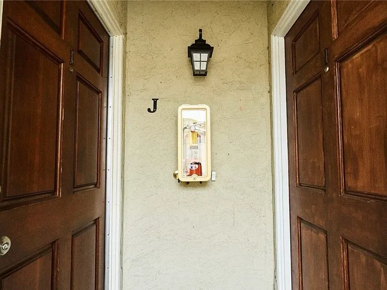 4517 College Way #J — Photo 2