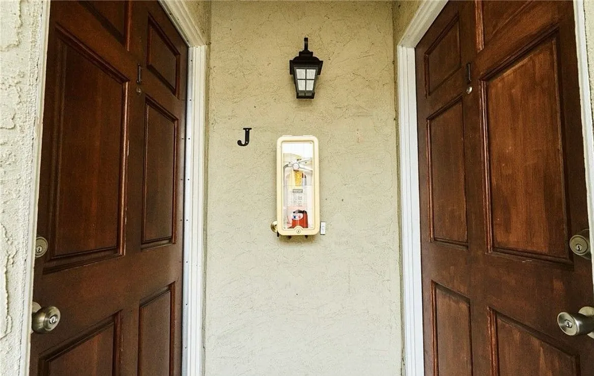 Building Photo - 4517 College Way #J
