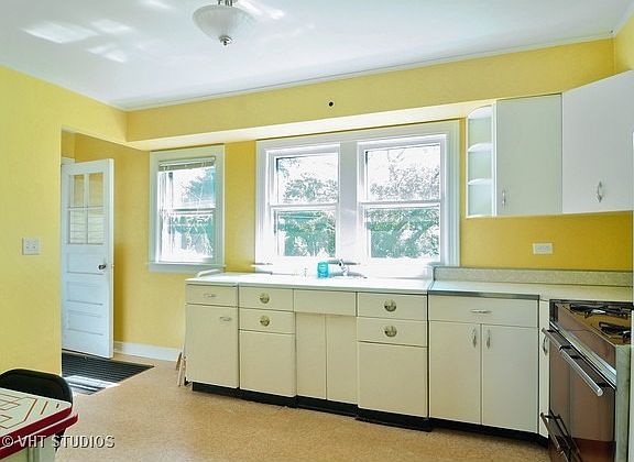 5th image of 3021 S Scott St