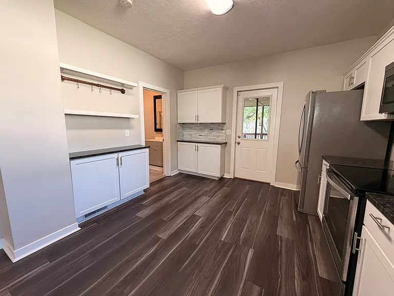 3627 Spring St — Photo 8