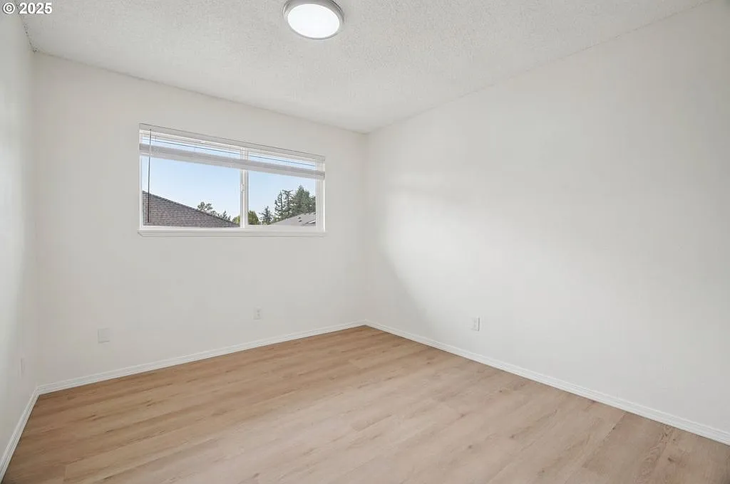 2 bed, 798 sqft, $900 — Photo 2
