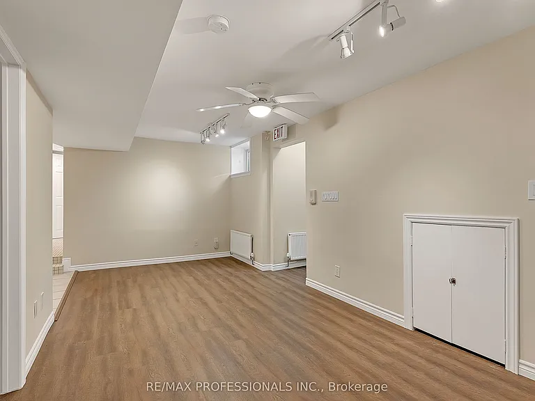 5B Old Mill Dr #LOWER — Photo 7