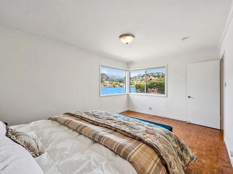 6 Windward Rd — Photo 6