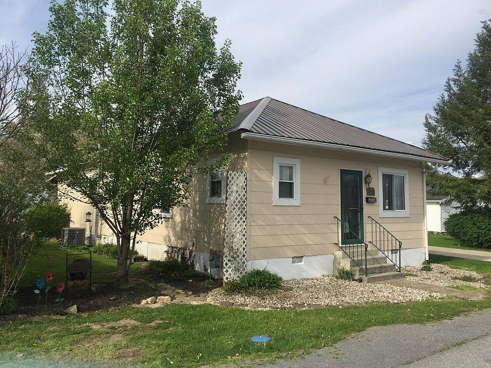 1st image of 415 Oak St