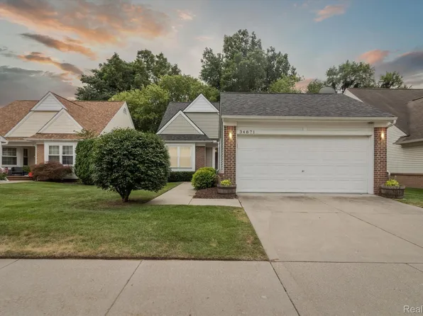 34871 Poplar Ln, Westland, MI 48185