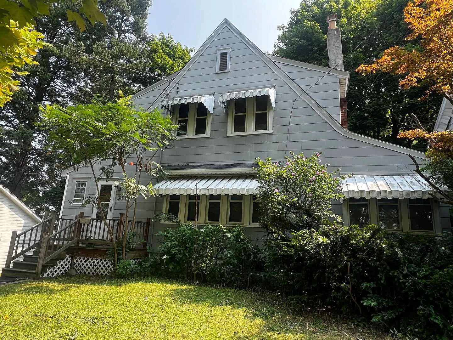 Newly Renovated House For Rent in the Eastwood Area — Photo 1
