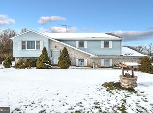 1948 Yingling Dr, Spring Grove, PA 17362