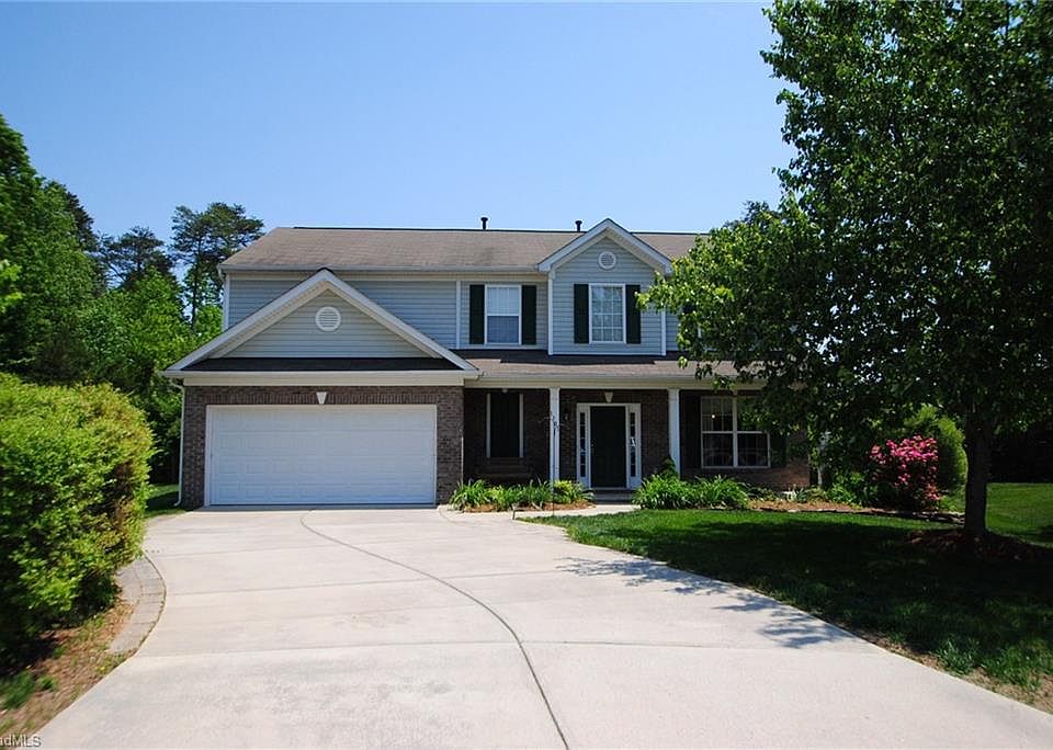 2nd image of 1301 Pondhaven Dr