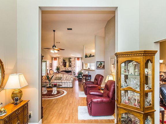 5th image of 414 Oak River Dr