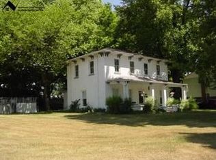 910 W Main St, Conneaut, OH 44030