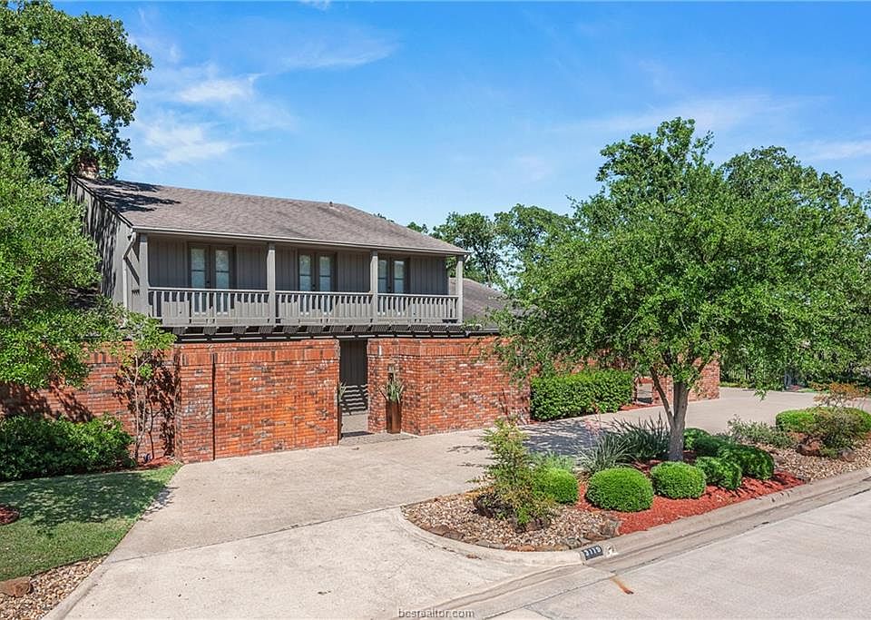 1st image of 3119 Camelot Dr