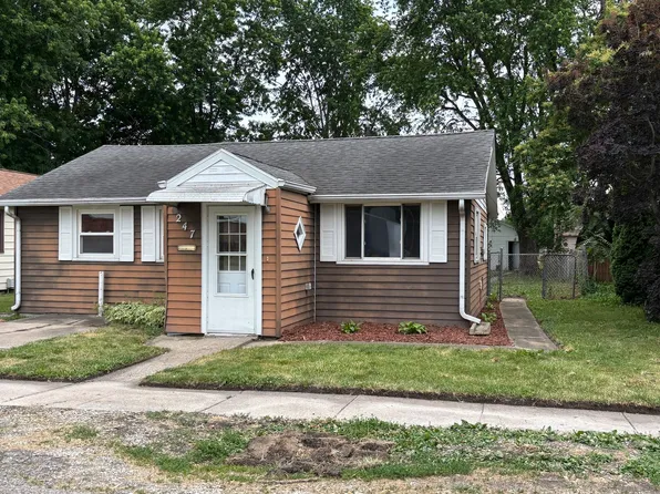247 E Holmes St, Paxton, IL 60957