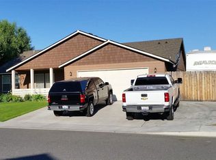 6006 Panther Ln, Pasco, WA 99301