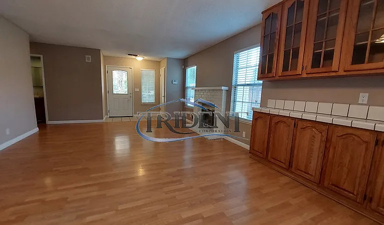 1744 Greengate St — Photo 6