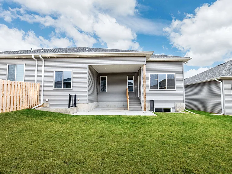 8620 S 50th Ct — Photo 44