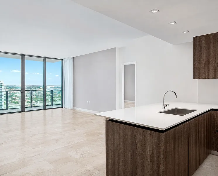 1 bed, 2.0 bath, 972 sqft, $4,300 — Photo 3