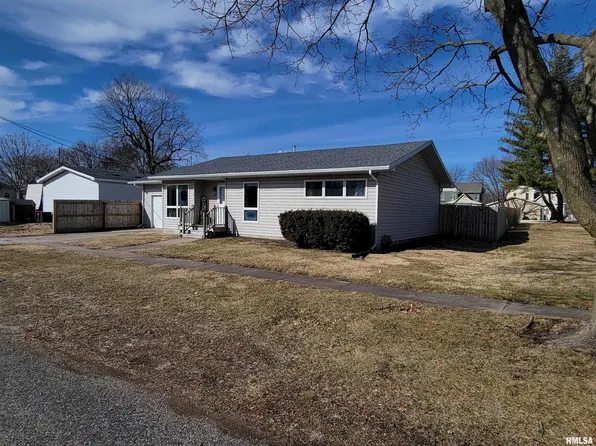 204 W 1st Ave, La Harpe, IL 61450