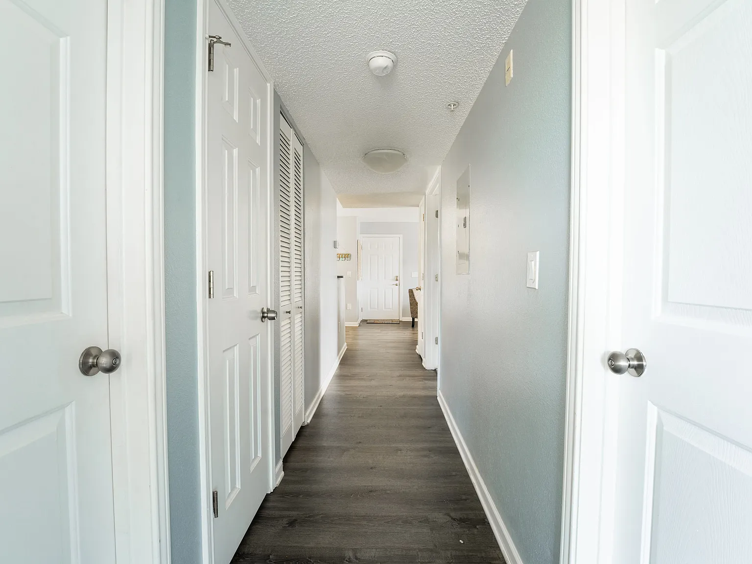 3 bed, 1147 sqft, $1,900 — Photo 3