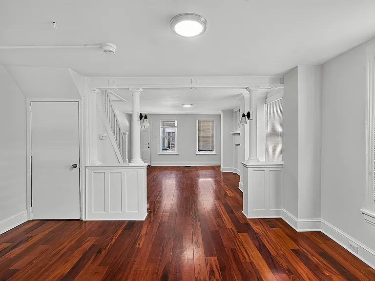 223 N New St — Photo 14
