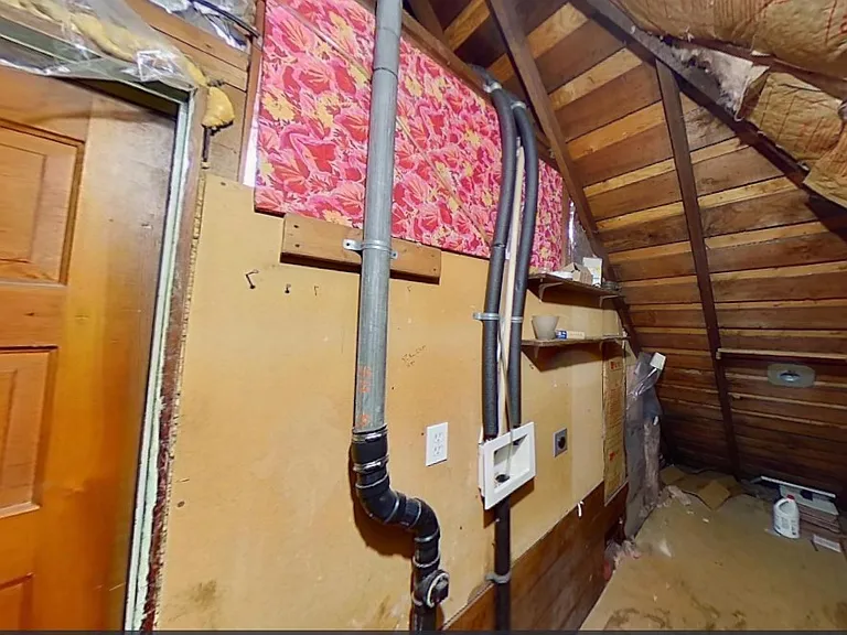 Attic w/ Laundry Hook-Ups