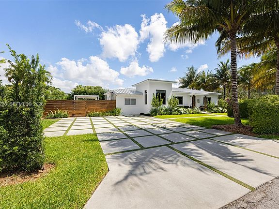 2nd image of 6055 SW 38th St