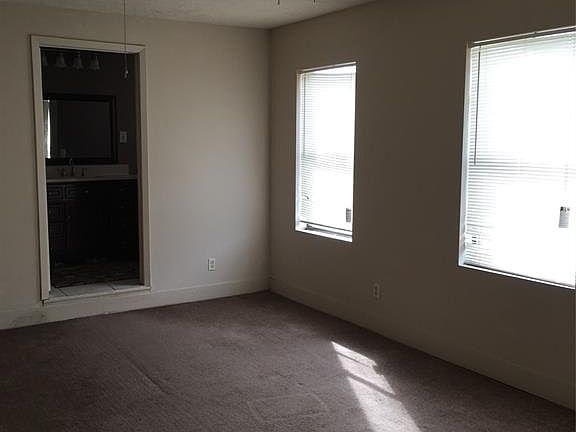 5th image of 2502 Estate Dr
