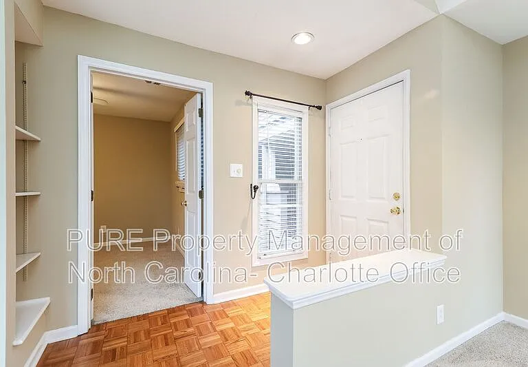 1109 E Morehead St #21 — Photo 4