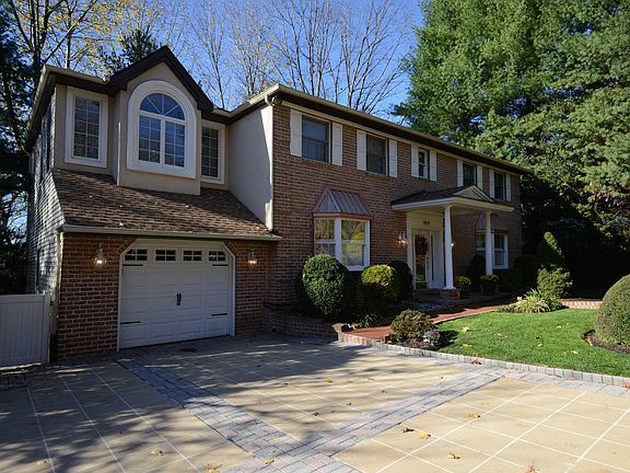 2nd image of 100 Pheasant Hill Dr