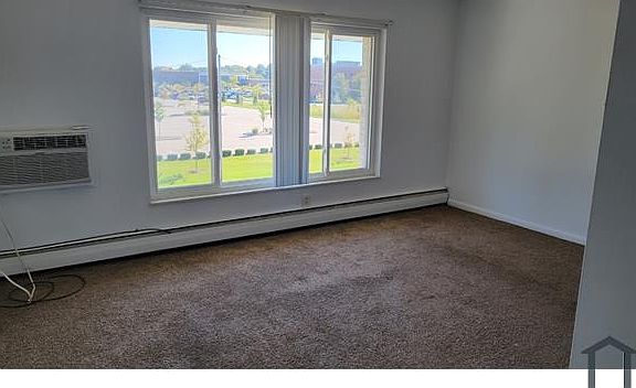 4th image of 3140 Matson St #25