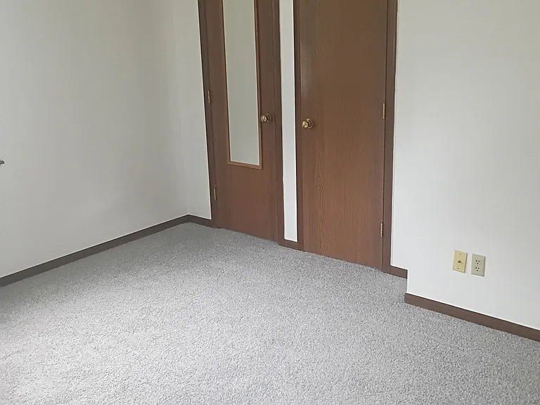 817 NW Mock Ave #C — Photo 10
