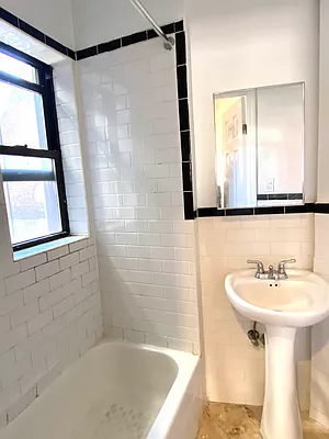 Rented by Corcoran | media 27