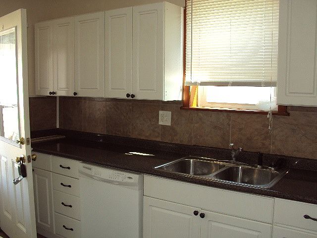 2nd image of 2562 Eakin Rd