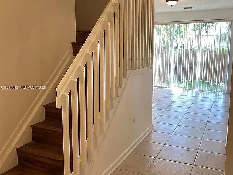 7980 S Southwood Cir #0 — Photo 3