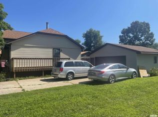 736 9th St, Colona, IL 61241