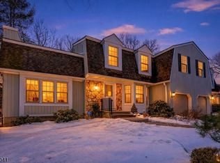 14 Bradford Ln, Basking Ridge, NJ 07920