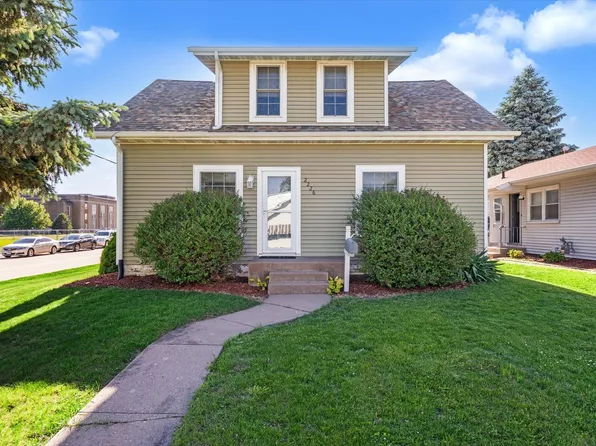 2226 15 1/2 St, Rock Island, IL 61201