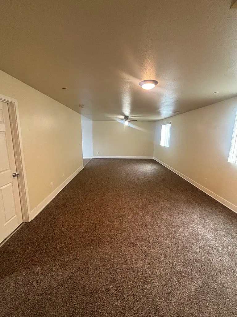 5 bed, 1857 sqft, $4,700 — Photo 3