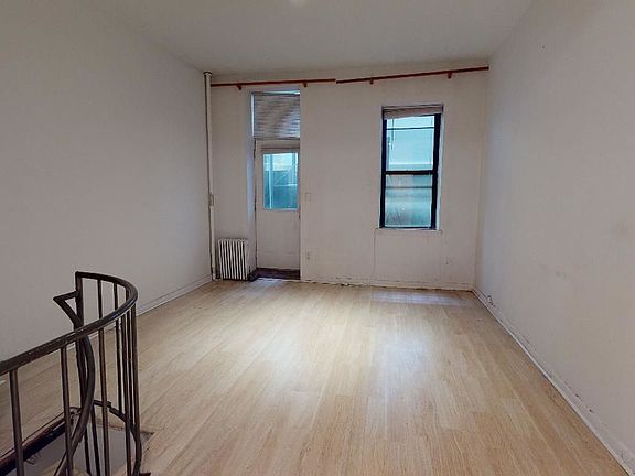 3rd image of 342 E 62nd St APT 4