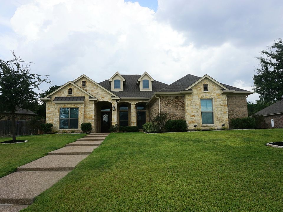 1st image of 116 Stone Lake Dr